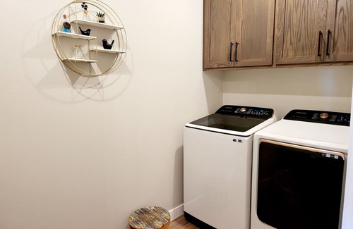 Breezy Point House | Posh Pelican House is guest favorite in quaint resort town of Breezy Point!