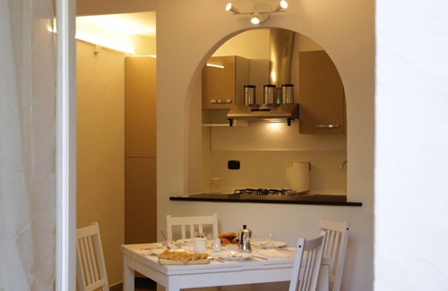 Sturla Apartment | POSIDONIA apartment by the sea in the city
