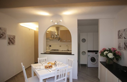 Sturla Apartment | POSIDONIA apartment by the sea in the city