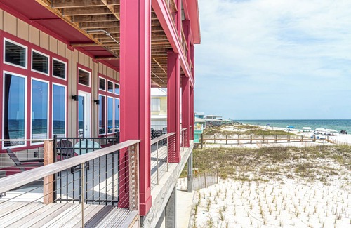 Fort Morgan House | Postcard views from your home equipped with a dream kitchen! Come enjoy luxurious living in a highly sought-after neighborhood in Fort Morgan.