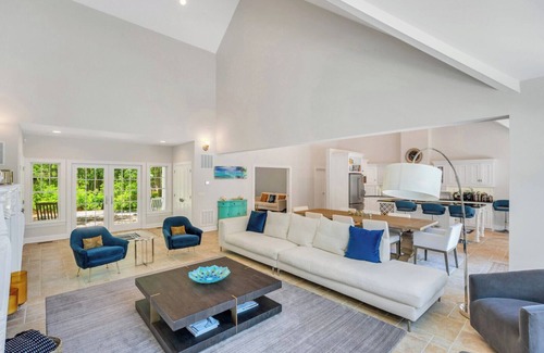 East Hampton House | Postmodern 4,000 Square-Foot Retreat on Four Acres, Expansive Outdoor.