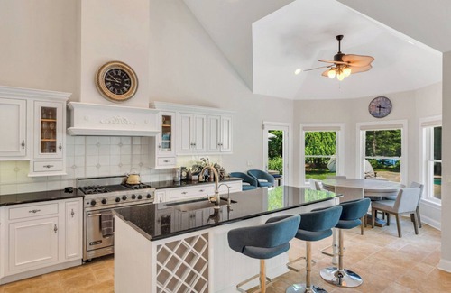 East Hampton House | Postmodern 4,000 Square-Foot Retreat on Four Acres, Expansive Outdoor.