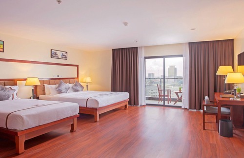Phnom Penh City Centre Hotel | Poulo Wai Hotel, Trademark Collection by Wyndham