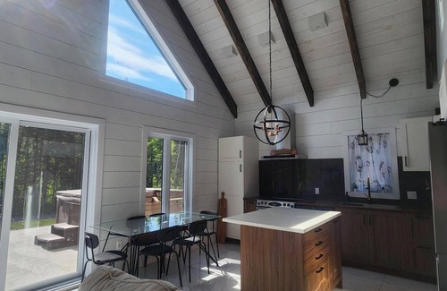 Alma Ski Chalet | Pour 6 personnes, Lac Saint-Jean : Quai-spa-kayaks