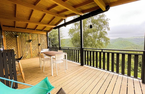 Neuveglise-sur-Truyere Ski Chalet | Pour les Curieux de L'insolite Nature