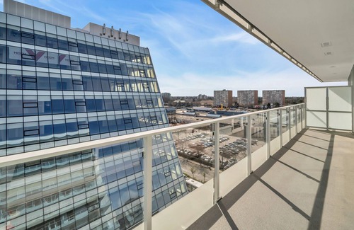 Richmond City Centre House | PPRM Rose Richmond Centre Brand New 1BR & 1BA Condo