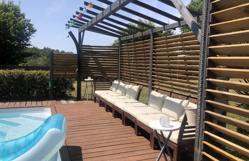 Saint-Martin-de-Fressengeas Cottage | Pretty rural 1 bedroom gîte with swimming pool