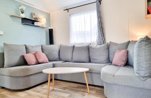 Oostkapelle Ski Chalet | Prachtig chalet OK50 D12 op familiecamping