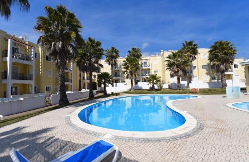 Manta Rota Resort | Praia da Lota Beachfront Resort - Hotel & Apartments