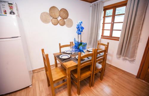 Estaleiro House | Praia do Estaleiro-BC, 2 vagas, Ar, Churras e Pet Friendly