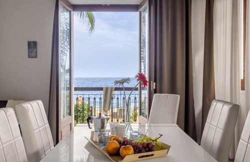 Praiola Apartment | PRAIOLA BEACH HOUSE