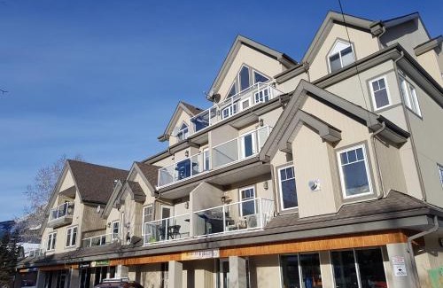Canmore Apartment | PRC Annex - Pet Friendly