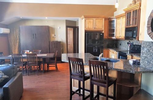 Canmore Apartment | PRC Annex - Pet Friendly