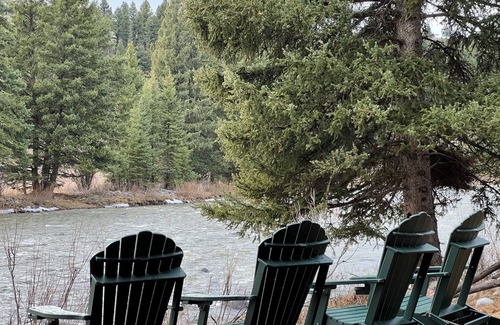 Gallatin Gateway Cabin | Pre-Season Discount on Winter Wonderland Cabin