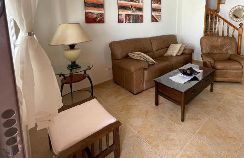 Monte Faro House | Preciosa casa con patio R54 by Novadesta
