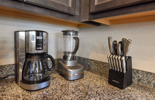Flagstaff House | Precious Mountain Hideaway! Central to Key Attractions!
