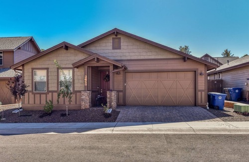 Flagstaff House | Precious Mountain Hideaway! Central to Key Attractions!