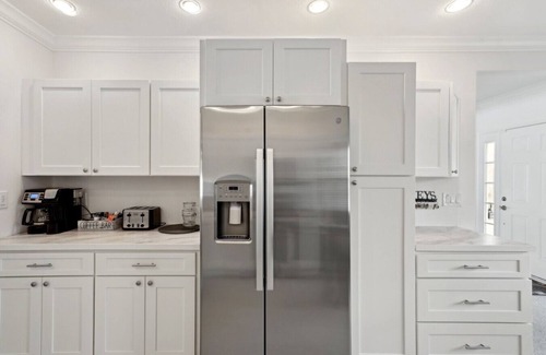 Saint Armands Key Apartment | Precise Realty presents St. Armands Pool Retreat