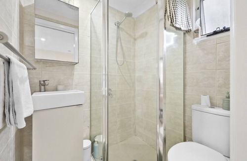 Holland Park West House | Premier 1BR Studio Retreat