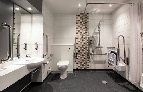 Heathrow Villages Hotel | Premier Inn Heathrow Airport Terminal 5