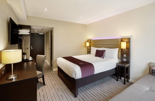 Fairfield Hotel | Premier Inn London Croydon South - A212