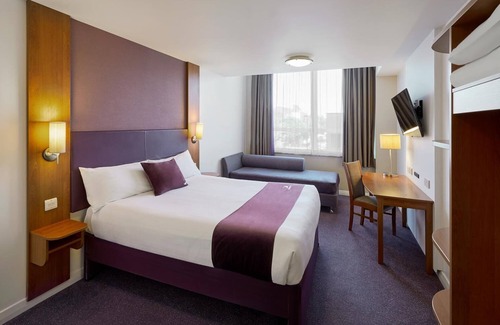 Rhuddlan Hotel | Premier Inn Rhuddlan