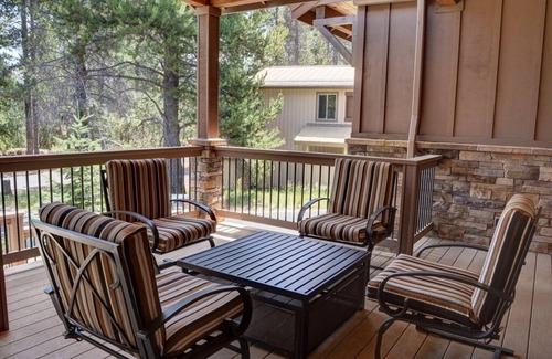 Deer Park House | Premier Luxury Home: 6 BR/7 BA/Hot Tub/Game Room/Free Nights/Level 2 EV Charging
