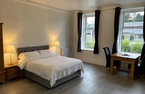 Uphall Apartment | Premier Studio B
