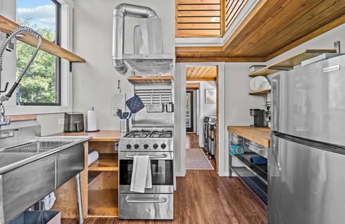Mineral Wells Cabin | Premium- Blackbird TinyHome.