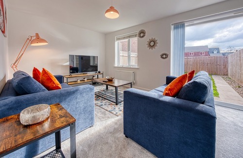 Seisdon House | Premium Contractor Accom: Modern 4 Bedrm House, Tyseley B11. Parking, Sleeps 10