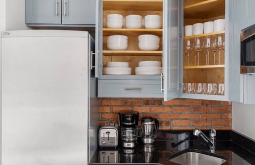 Tudor City Apartment | Premium Murray Hill 2BR w/W/D, nr UN, by Blueground