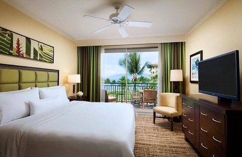 Kaanapali Resort | Premium One bedroom Suite or Premium Studio on Beautiful Ka'anapali Beach