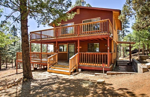 Prescott House | Prescott Forest Cabin w/Deck, 9 Miles to Downtown