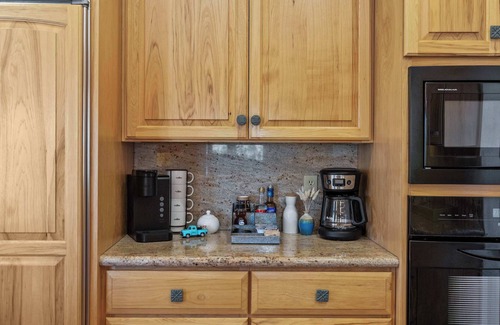 Dewey House | Prescott Golf Oasis Upscale Dog-Friendly Home