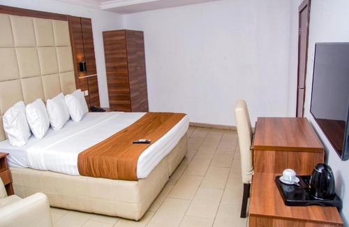 Opebi Hotel | Presken Hotels Opebi Lagos