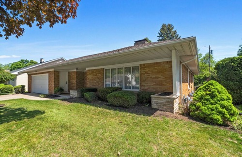 Erie House | Presque Isle Gateway: Cool 60s Ranch, 3 BR, 3 Bath, minutes from beach and shops