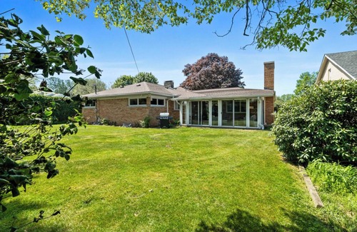 Erie House | Presque Isle Gateway: Cool 60s Ranch, 3 BR, 3 Bath, minutes from beach and shops