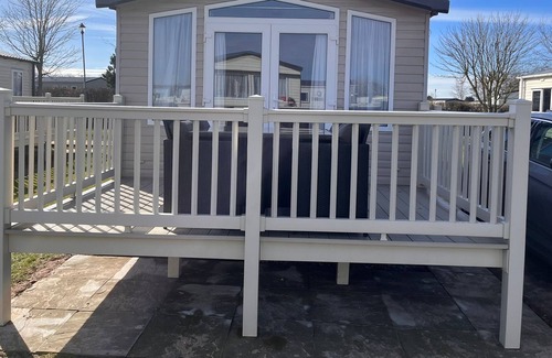 Skegness Ski Chalet | Prestige pet friendly caravan on butlins, Skegness