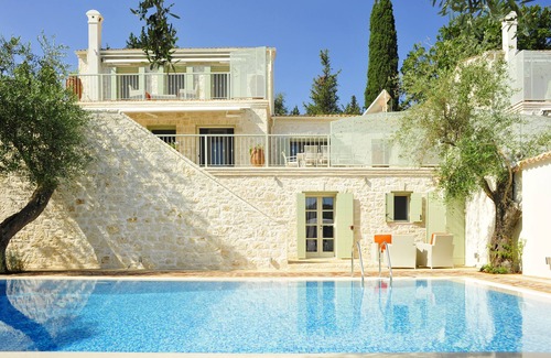 Kassiopi Villa | Prestige Villas | KASSIOPI VILLAGE | Luxury 4 Bedrooms with Pool