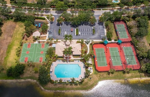 Miramar House | Prestigious State Home In Beautiful Miramar, near the Hard Rock Hotel & Casino!