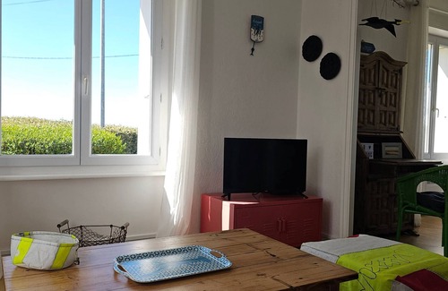 Landeda Ski Chalet | Pretty Breton house with sea view near the beaches and port of Aber Wrach