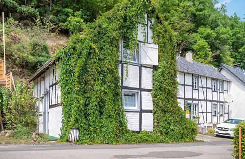 Schleiden House | Pretty Holiday Home in Schleiden with Balcony and Barbecue