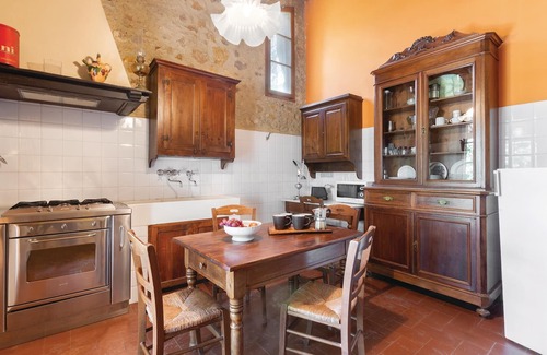 Stigliano House | Pretty independent stone house in the small old village of Stigliano, just 20 km from Siena.
