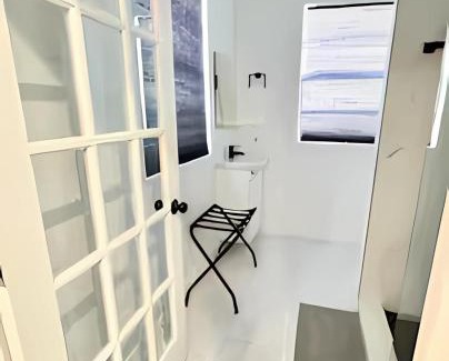 West Little Havana House | Pretty Private Room, near the Airport - Free parking - 01