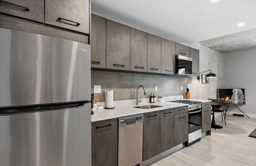 Flagler Village Apartment | Pretty Rola #203 Deluxe Apartment with King Bed, Close to Beach and Downtown!