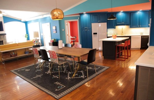 Leesburg House | Primary and Guest Home Sleeps 26 Comfortably