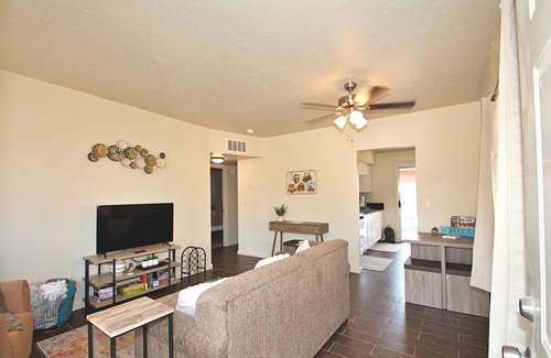 El Rio Acres House | Prime Gem Show Location
