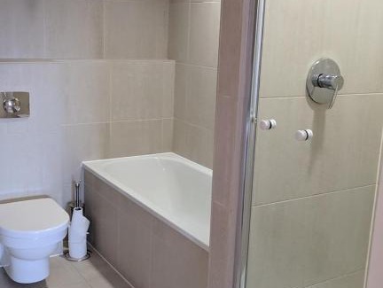 Holbeck Apartment | Prime Leeds Apartment With Balcony