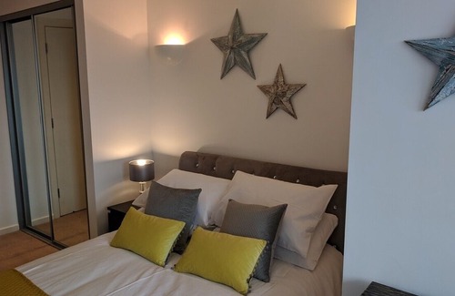 Holbeck Apartment | Prime Leeds Apartment With Balcony