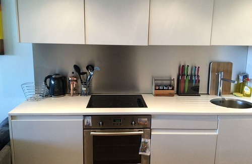Holbeck Apartment | Prime Leeds Apartment With Balcony